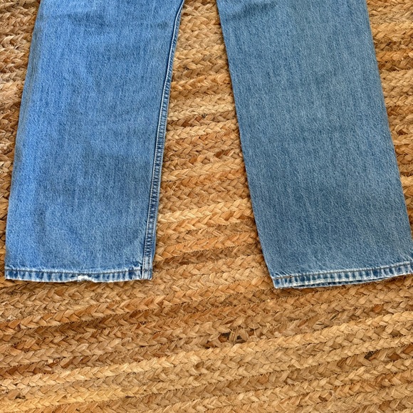 Levi’s Women’s Size 31 Waist Low Pro Straight Medium Wash Denim - Picture 7 of 11
